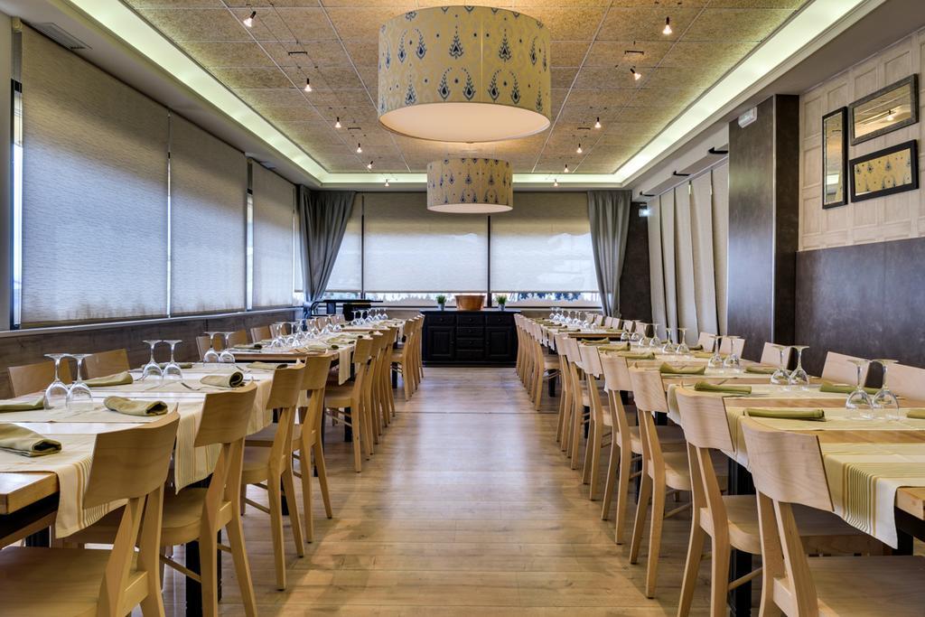 Bujaraloz Hostal Restaurante El Espanol מראה חיצוני תמונה